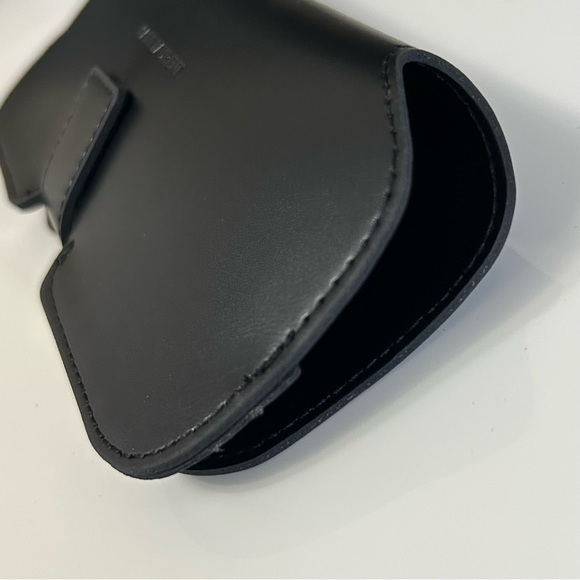 Saint Laurent leather case - Picture 6 of 10